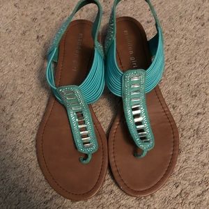 Madden Girl Tandumm sandals size 8.5